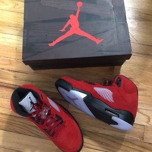 Brand New in Box Air Jordan 5 Retro Raging Bull Tennis Shoes Size Men's 10.5